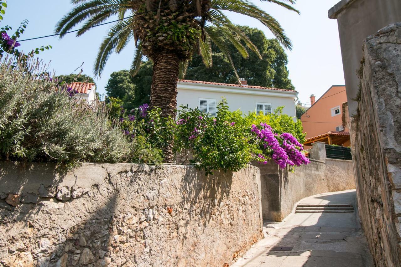 Apartman Pia Mali Lošinj Exterior foto