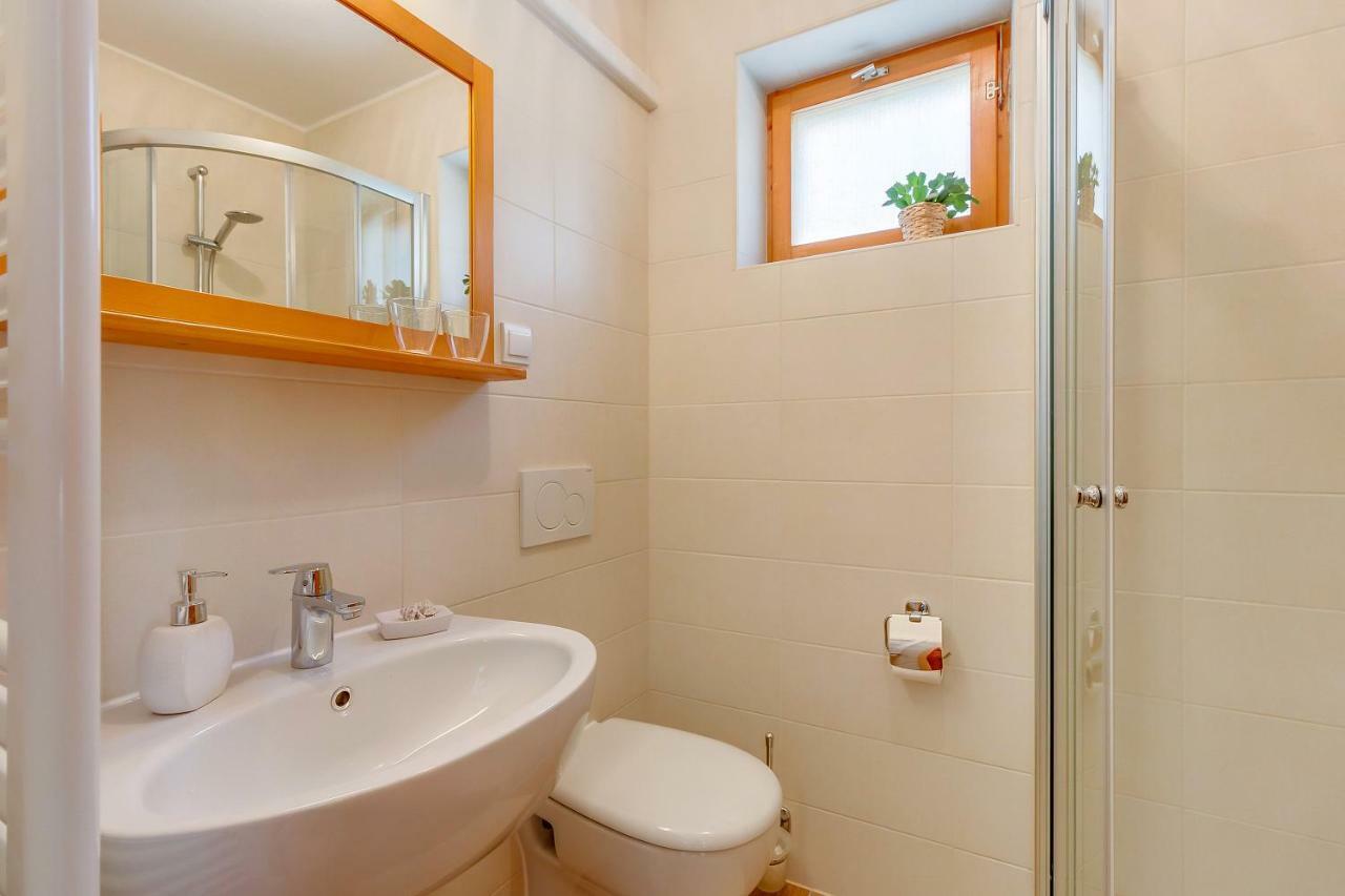 Apartman Pia Mali Lošinj Exterior foto